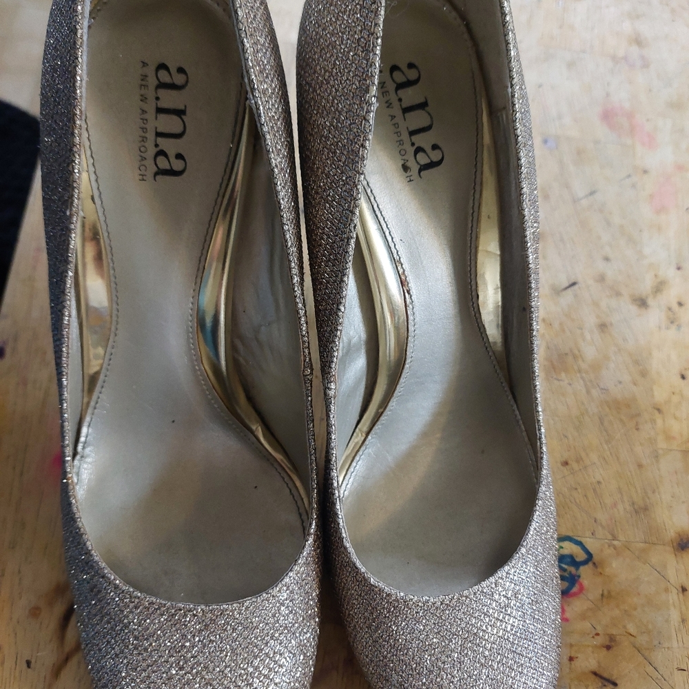High heel shoes